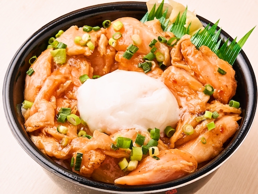 サーモンユッケ丼